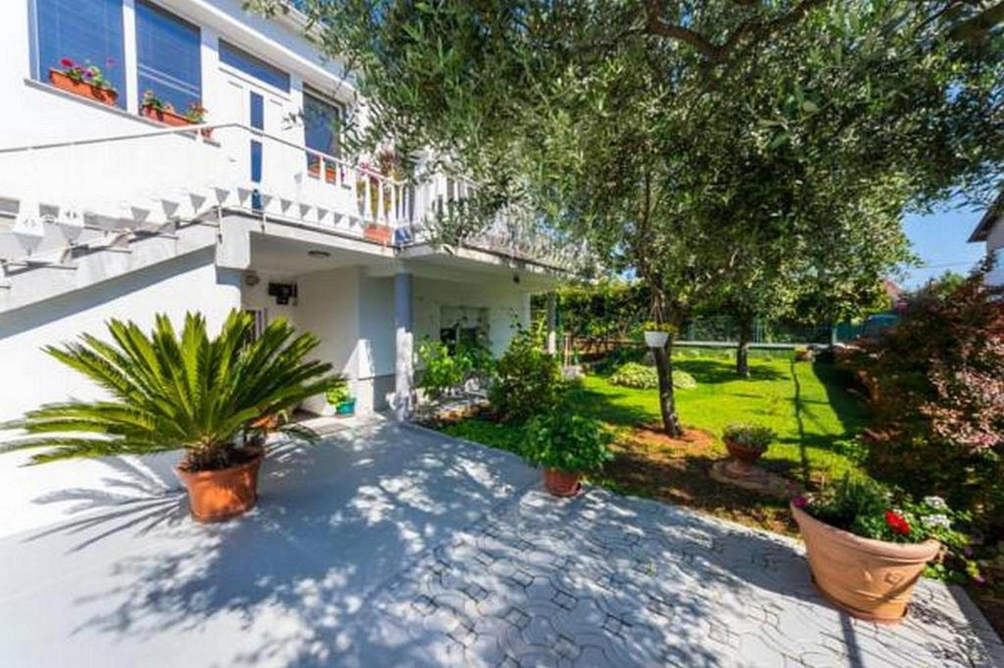 Apartments Villa Odesa With Shared Pool Zadar Habitación foto